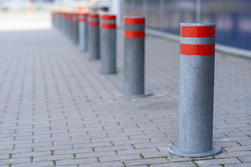Restrictive columns in a car parking