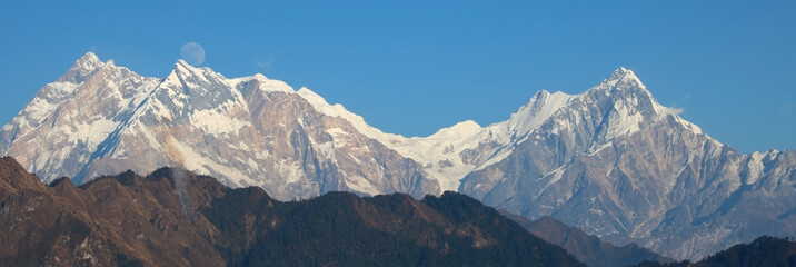 Panoramisch uitzicht op het dhaulagiri-gebergte nepal