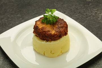 Mashed potato with homemade cutlet