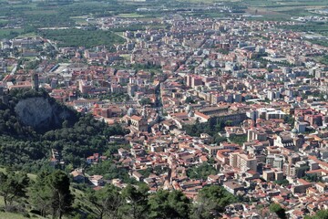 Fototapeta na wymiar Panorama di Maddaloni dal Santuario di San Michele e Santa Maria del Monte