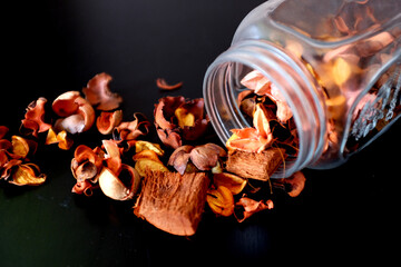 Bright dry aromatic flowers and sachet bark