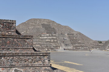 Fototapeta na wymiar Teotihuacan State of México and the pyramid of the moon background 