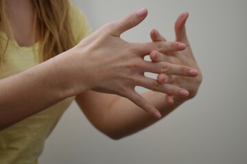 Sign language interpreter