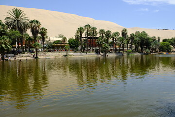 Peru Huacachina - natural desert lake