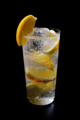 よく冷えたハイボールやレモンサワー