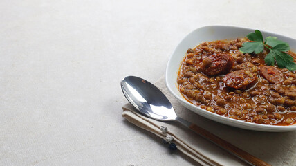 estofado de lentejas con chorizo