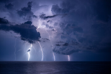 Fulmini sul mare © Luciana