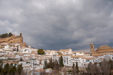 vista del bonito municipio de Montefrío en la provincia de Granada, Andalucía