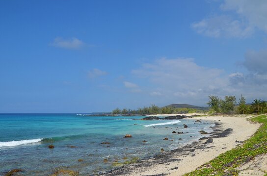 Idyllic remote tropical beach at Big Island, Hawaii, USA