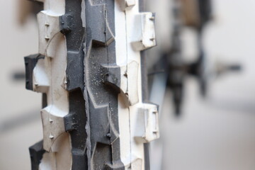 Dual colored tough tyre tread