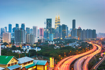 Fototapeta na wymiar Kuala Lumpur, Malaysia park and skyline