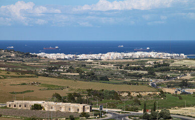 Obraz premium View of the Mediterranean from the fortified city of Mdina in Malta