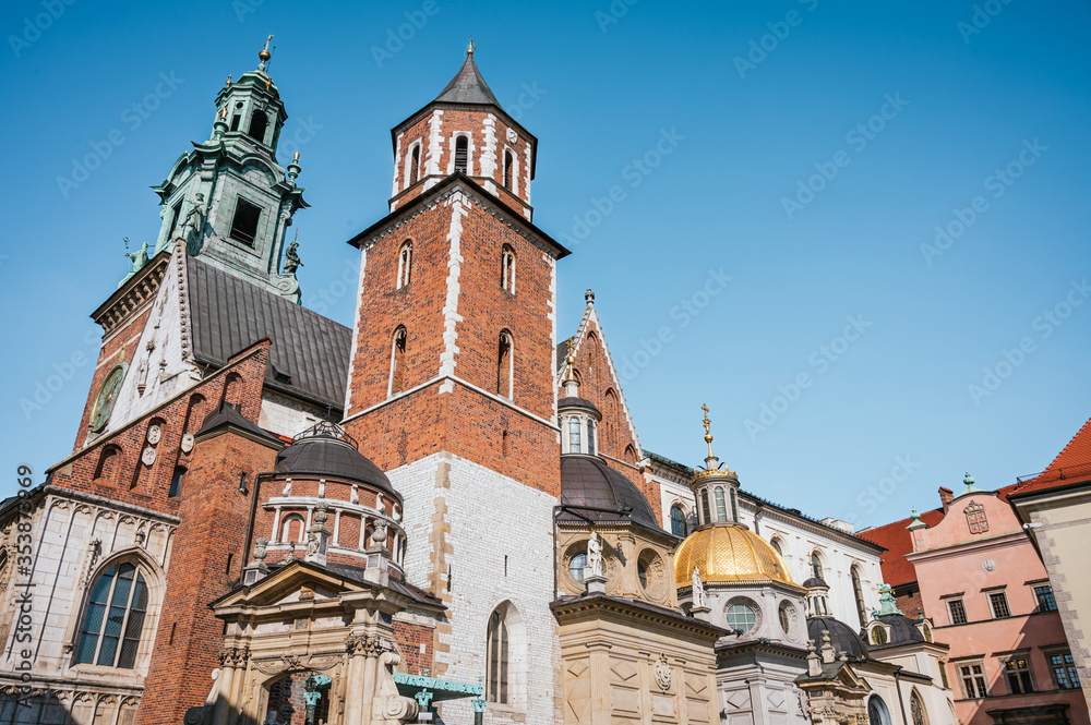 Wall mural Cathedral of St Stanislaw and St Vaclav and Wawel Castle during the day in Krakow, Poland