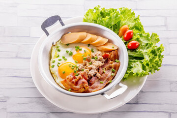 Eggs pan sausage with vegetable