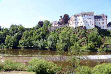 Lahn und Schloss in Weilburg