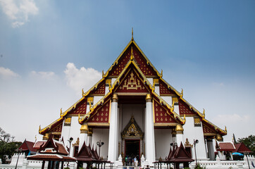 Obraz premium Wat Phra Mongkhon Bophit, a Buddhist temple of archaeological park, Ayutthaya, Thailand