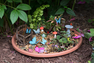 DIY Fairy Garden in Plant Saucer