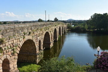 Fototapeta na wymiar puente romano merida