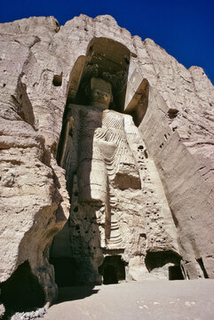 Giant Buddha of Bamiyan before destruction