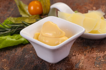 Cheese sauce in the bowl