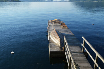 Naklejka premium A resting boat by the lake