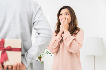 プレゼント　カップル