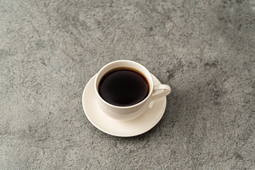 テーブルの上にコーヒー