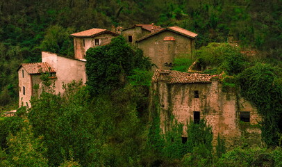 Fototapeta na wymiar Borgo medievale abbandonato