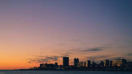 Naklejka premium sunset at the city