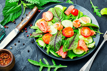 Vegetable salad with salmon