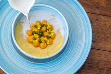 Coconut mango rice pudding. Sticky rice mango asian dessert