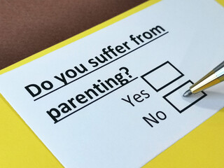 Obraz premium One person is answering question about parenting.