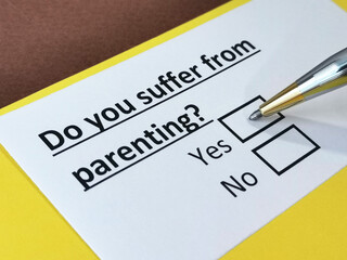 Obraz premium One person is answering question about parenting.