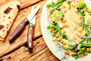 Hummus with vegetables