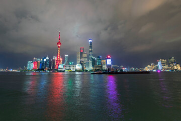 Fototapeta na wymiar skyline of shanghai city