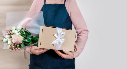 Worker flower pink delivery service packing bag box apron packer shipping open online