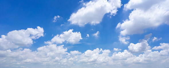Fototapeta na wymiar beautiful blue sky and cloud