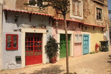 Fototapeta na wymiar Vieille Ville colorée de Lisbonne Portugal 