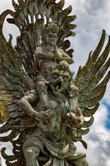 Estatua Bali Garuda Vishnu