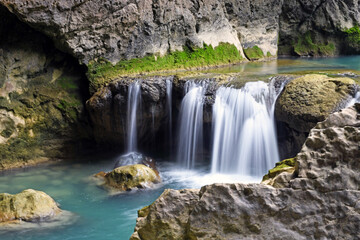 Fototapeta na wymiar waterfall in guizhou huangguoshu