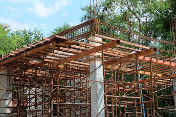 Unfinished buildings and complex structures