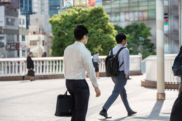 緊急事態宣言解除後の通勤風景