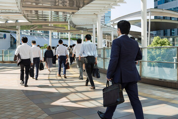 緊急事態宣言解除後の通勤風景
