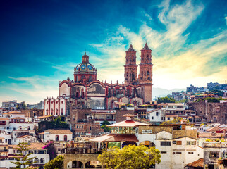 Fototapeta na wymiar Taxco cathedral, Mexico