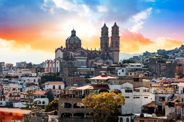 Taxco cathedral, Mexico - obrazy, fototapety, plakaty