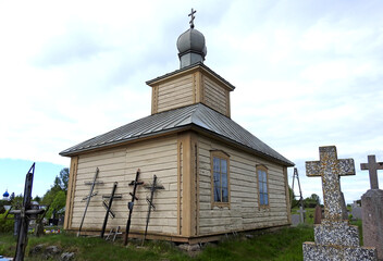 wybudowana w 1850 roku drewniana prawoslawna kaplica cmentarna pod wezwaniem swietych niewiast niosacych wonnosci w miejscowosci jaczno na podlasiu w polsce