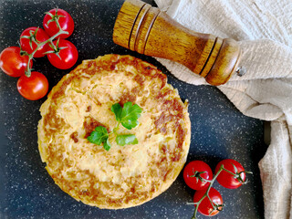 omelet with ham tomato and green salad