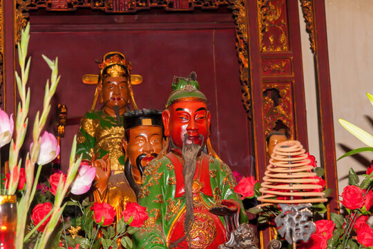 The altar with offerings in the Moon Contemplation Pavilion (Dac Nguyet) of the Temple of the Jade Mountain, Hanoi