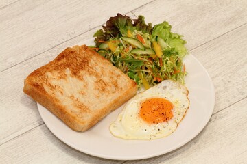 朝食
