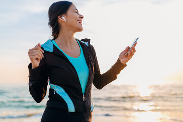 woman doing sports in morning